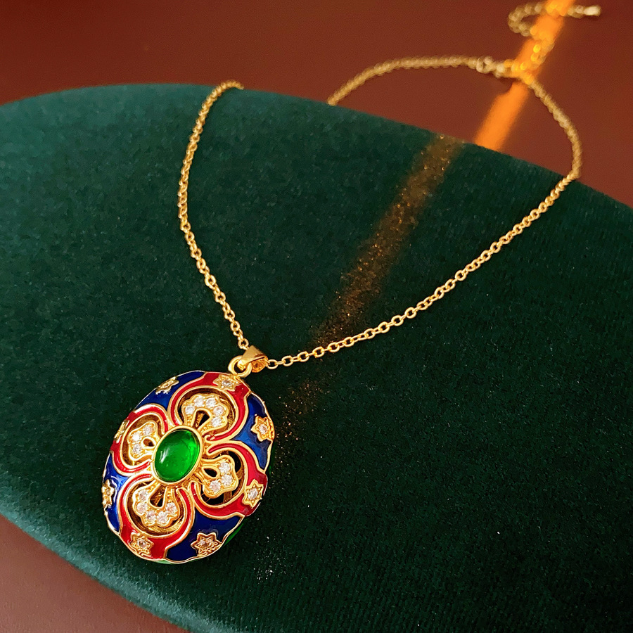 Conjunto de joyería vintage medieval Pendientes ovalados de circón de color chapado en oro real Collar de anillo de sentido avanzado