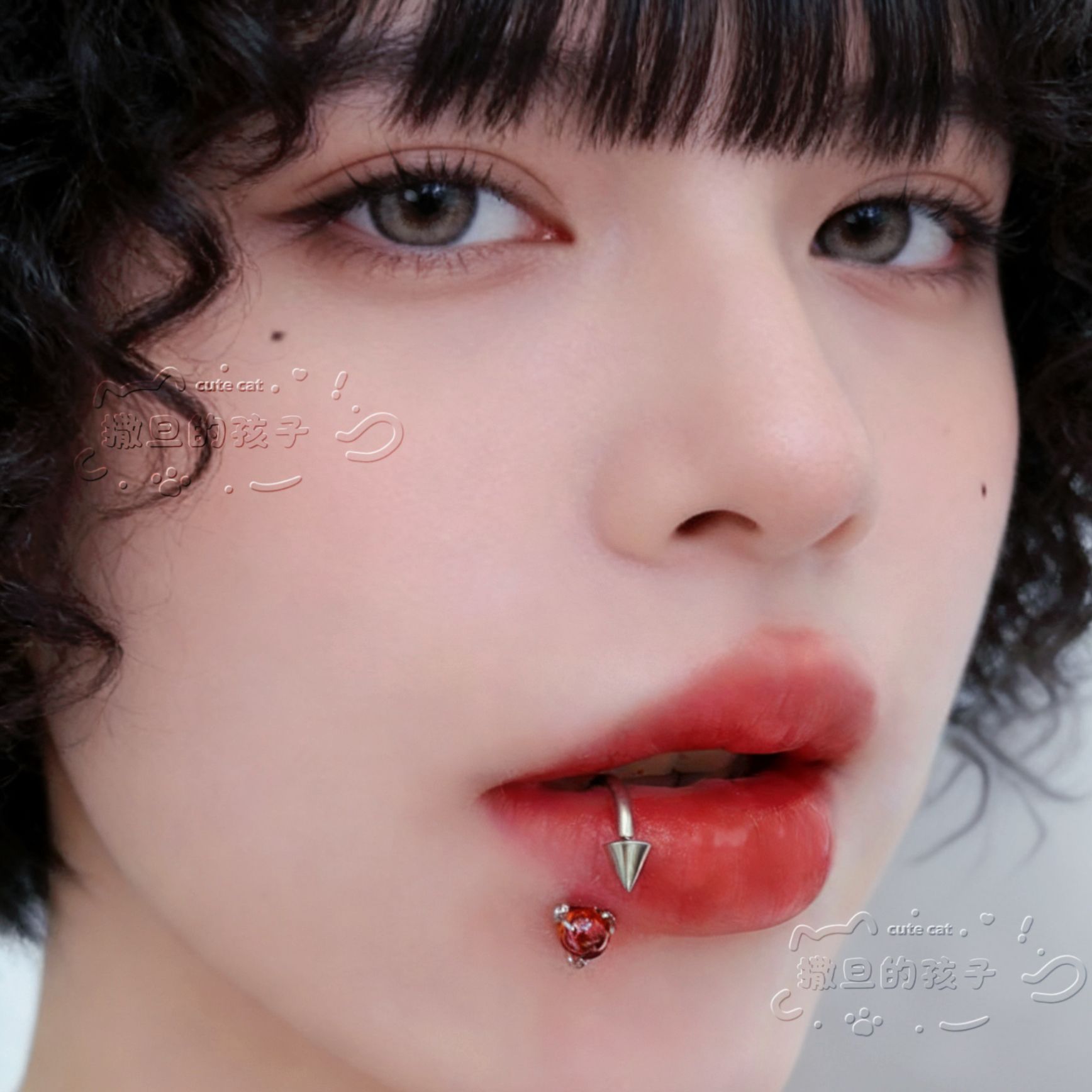 16G labret stud size and finish detail