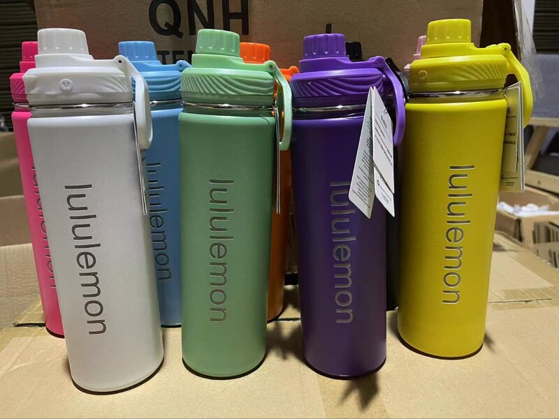 ルルレモン サーモスカップ バック トゥ ライフ スポーツ ヨガ フィットネス ウォーターボトル 710ml ケトル ポータブル ウォーターカップ|undefined