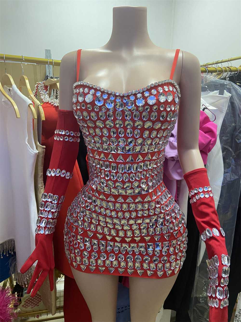 Vestido de Tirantes Espagueti con Pedrería Ultrabrillante y Escote Pronunciado, Estilo Europeo y Americano, para Fiestas y Espectáculos image 9