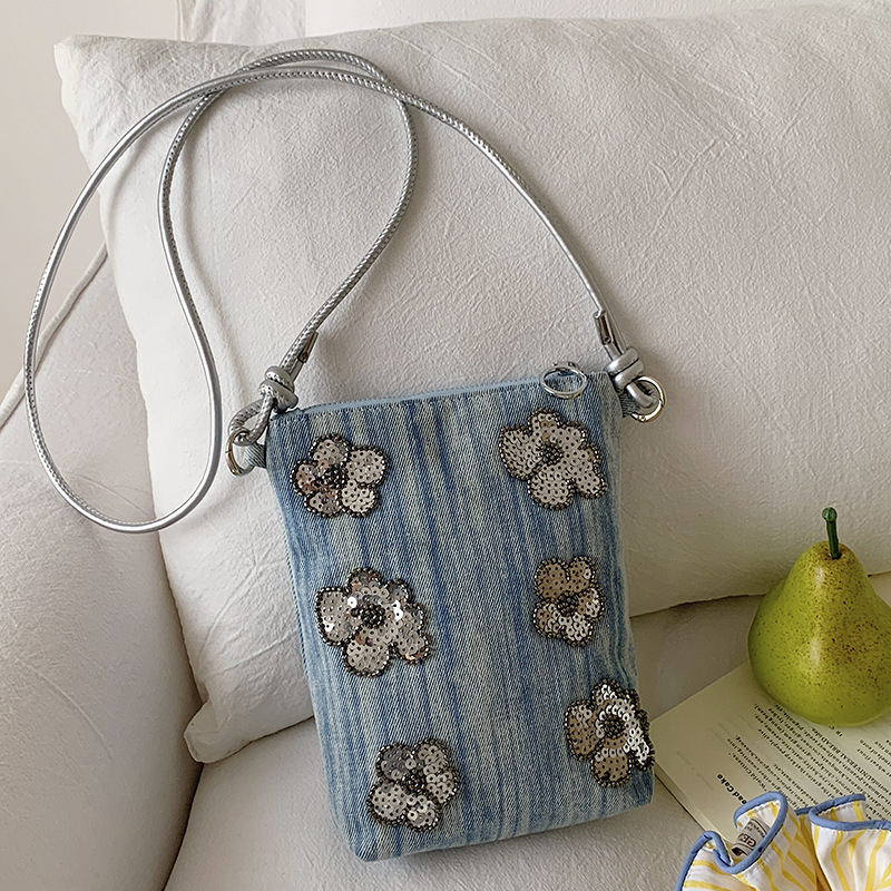 Nicho de sequillas bordadas flores bolsos móviles tendencia diaria versátil exquisita bolsa de mochila pequeña bolsa de moda extranjera