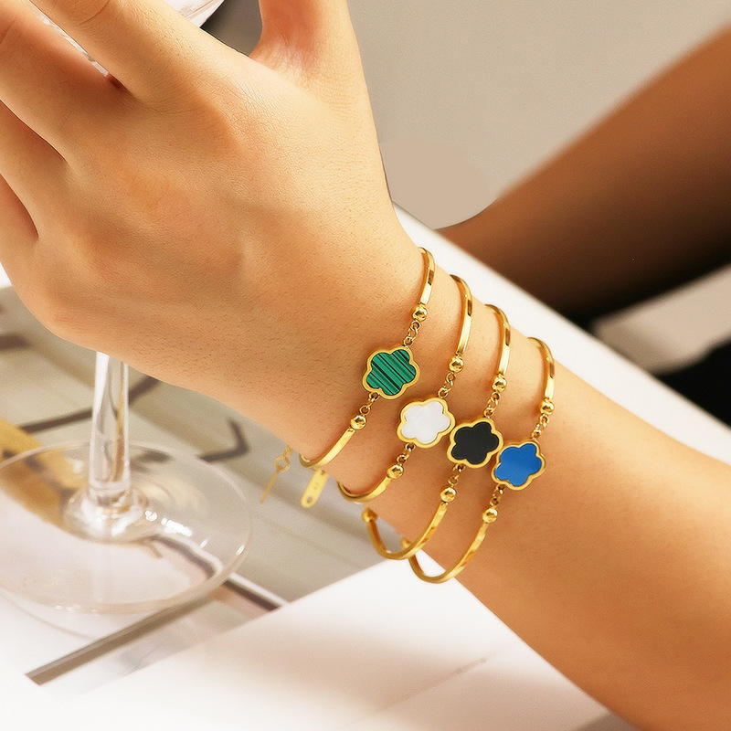 Cross-Border Fashion Titanium Steel Bracelet for Women New Style Charming High-End Double-Sided Five-Leaf Flower Stainless Steel Women's Bracelet Customization