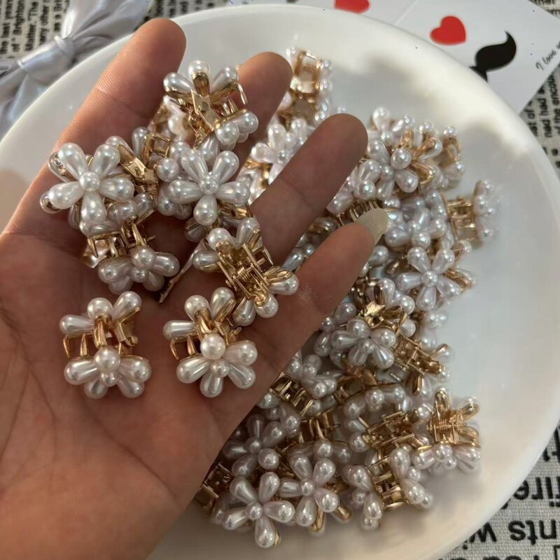 Small Alloy Hair Clip for Women, Princess Style, High-End Bangs Clip, Hair Accessory, Pearl White