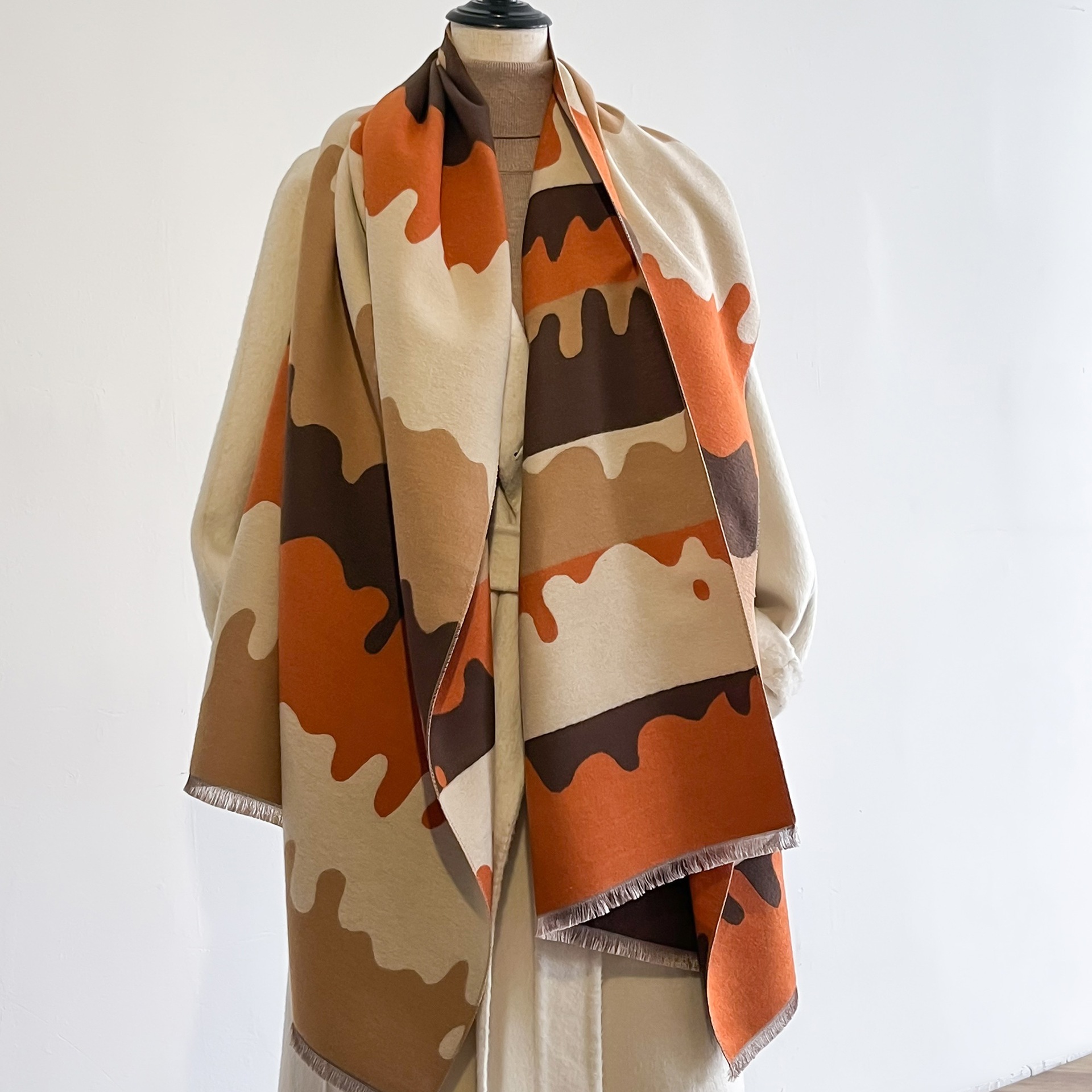 Comercio exterior nuevo color multicolor empalme bufandas de cashmere mujeres 2024 dulce estilo coreano versátil otoño invierno mantel cálido