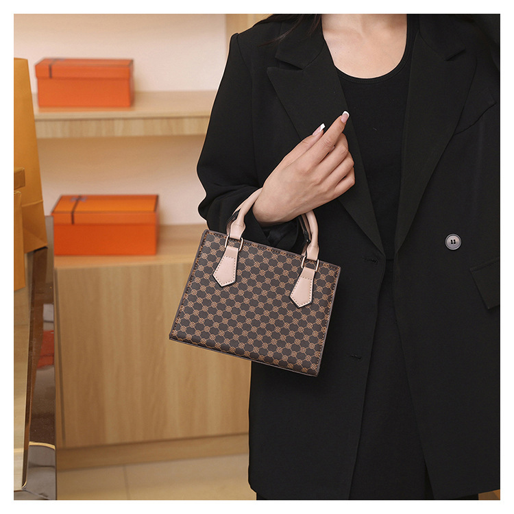 Retro Printed Tote Bag For Women Elegant Versatile Shoulder Bag_voghion.com