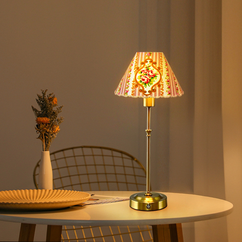 American-Style Pastoral Floral Fabric Rechargeable Table Lamp, Wireless Cordless Led Ambient Light, Dining Table Decorative Light American-Style Pastoral Floral Fabric Rechargeable Table Lamp, Wireless Cordless Led Ambient Light, Dining Table Decorative Light