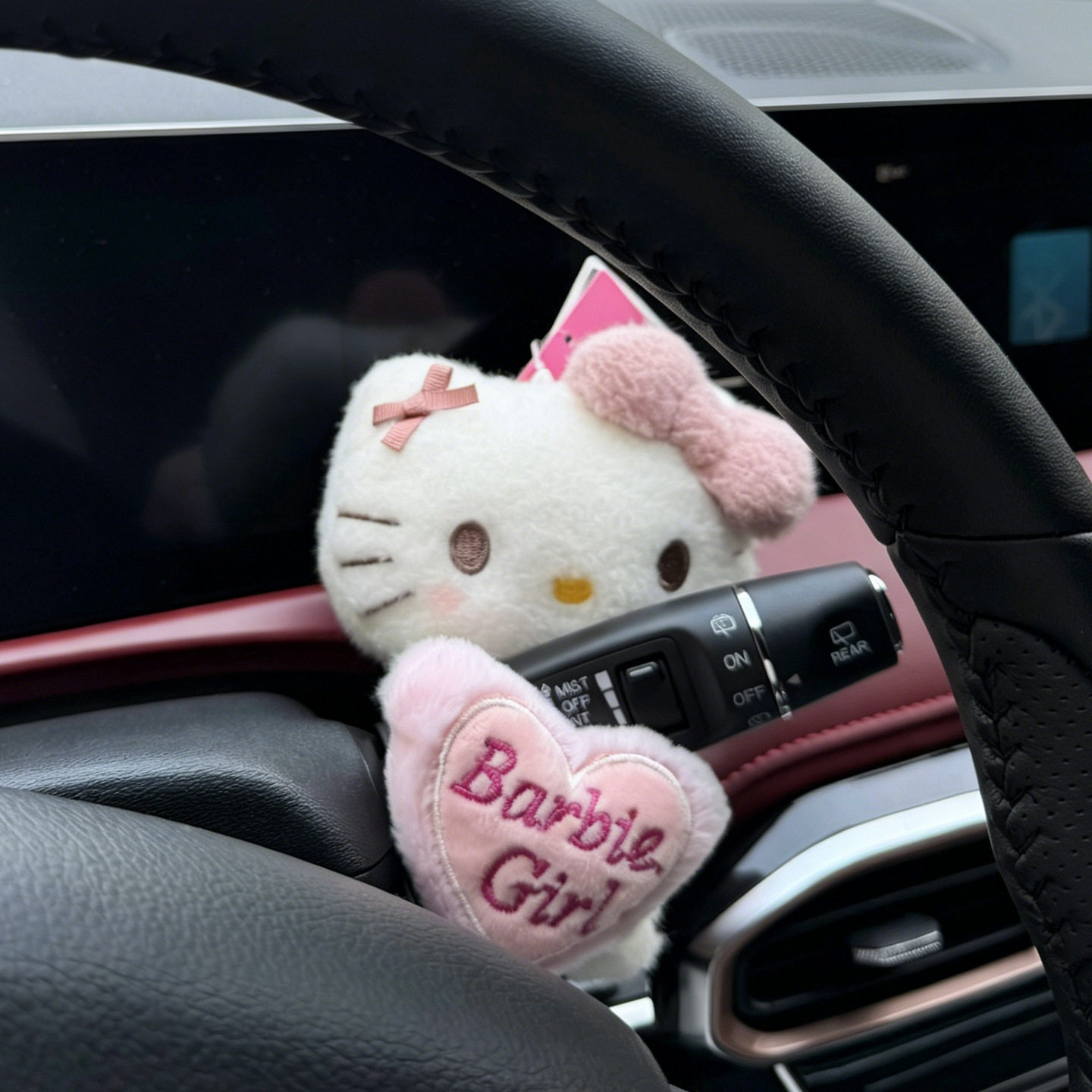 Checkered Heart-Shaped Hello Kitty Cute Car Seatbelt Shoulder Pad Car Decoration Interior Decoration Gift