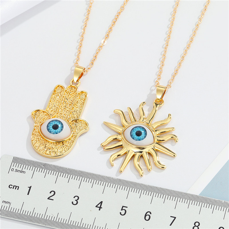 European Cross-border Sold Jewelry Retro Fashion Fatima Hand Devil Eye Necklace Turkish Eye Pendant Clavicle Chain display picture 1