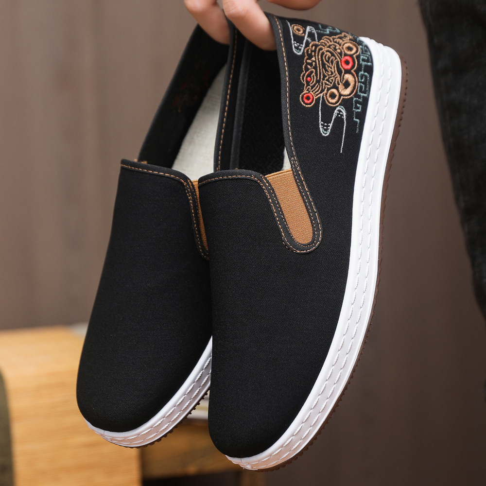 Zapatos de tela para hombres nuevos zapatos de hombre viejos bordados tradicionales de Beijing, zapatos casuales para hombres con suela suave zapatos de hombre perezosos