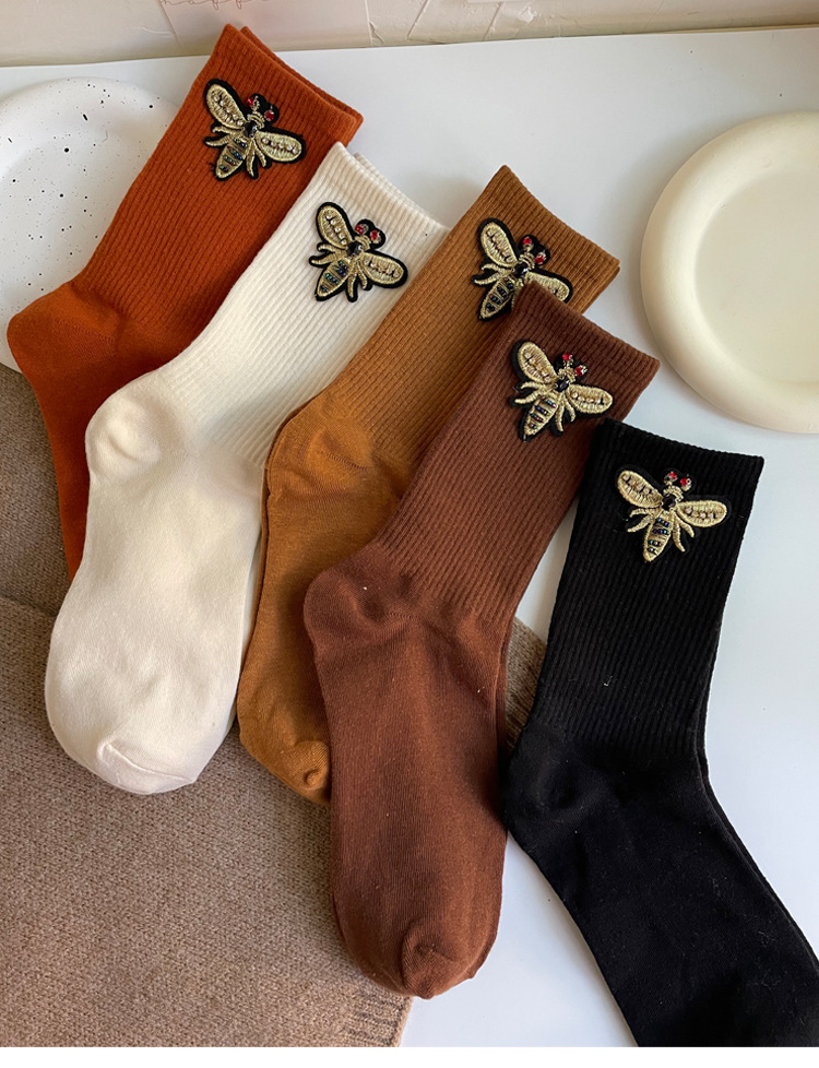 Women's Simple Style Solid Color Bee Cotton Crew Socks A Pair display picture 1