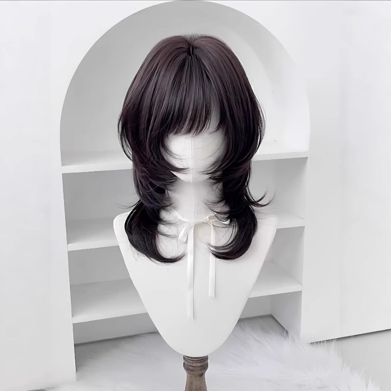 Short Wig with High-Layered Collarbone-Length Hair, Natural and Finely Crafted with an Airy Feel, Jk Japanese Style Full Head Wig