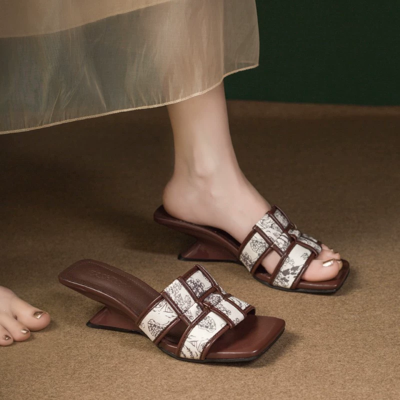 2025 лето новые тканые тапочки женские туфли