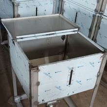 廠家直銷,201方形儲料桶塑料顆粒粉末儲料桶裝201吸料盒加厚帶蓋