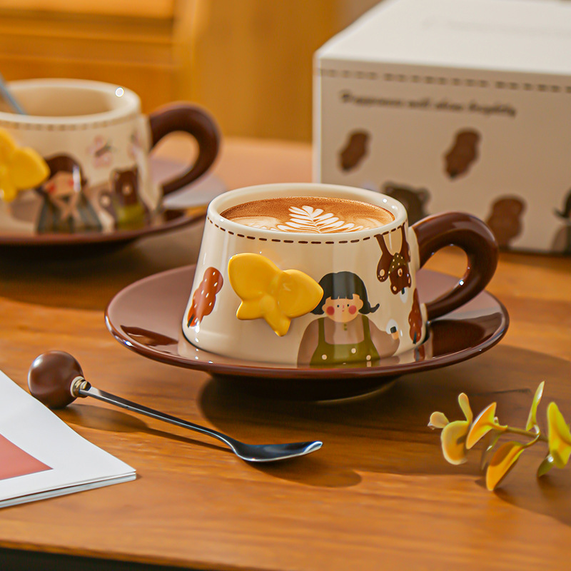 Tazas de café muy bonitas retro relieve mariposa taza de latte taza de café conjunto de platos para las chicas regalos