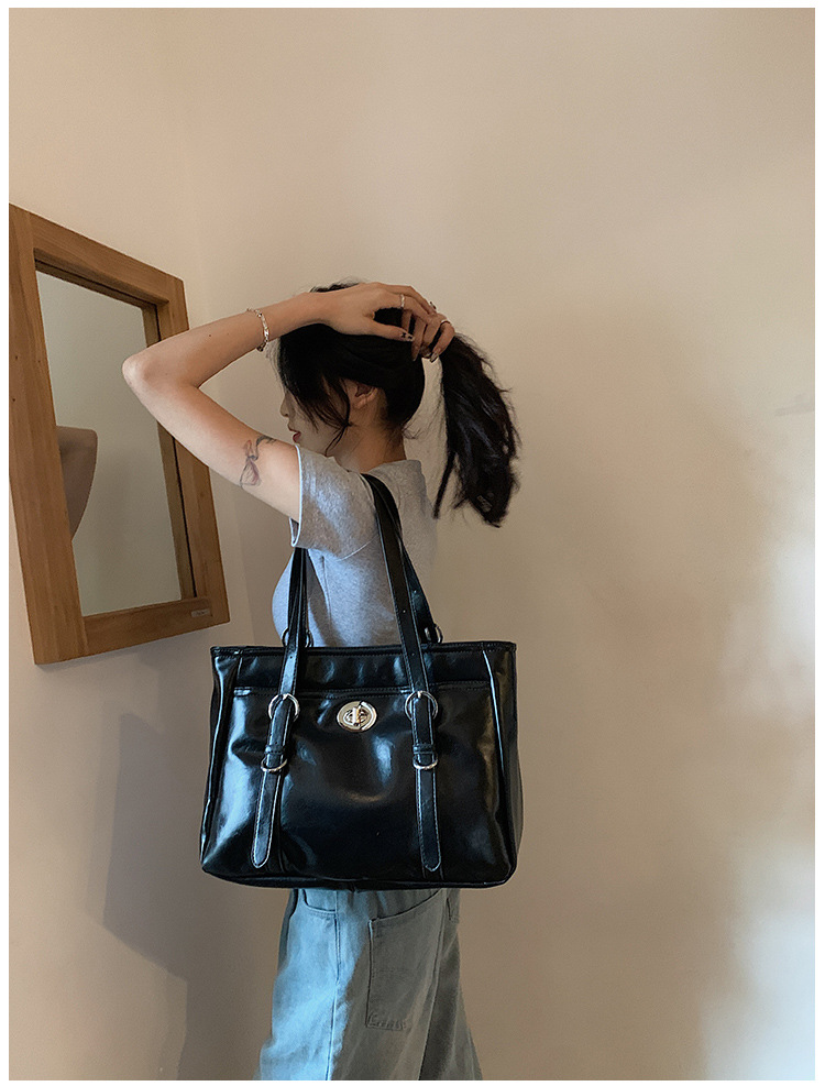 Retro Women's Shoulder Bag Large Capacity Tote Simple Texture_voghion.com