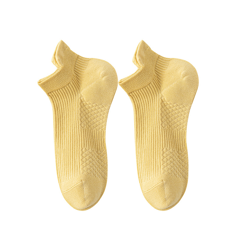 Calcetines de barco para mujeres, calcetines de primavera y verano, calcetines de algodón de color sólido, calcetines de algodón resistentes a las bolas, calcetines de embalaje independientes sin costuras.