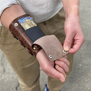 Leather Wrist Wallet���{��Ƥ�����X��2025���H���Y���T���o��