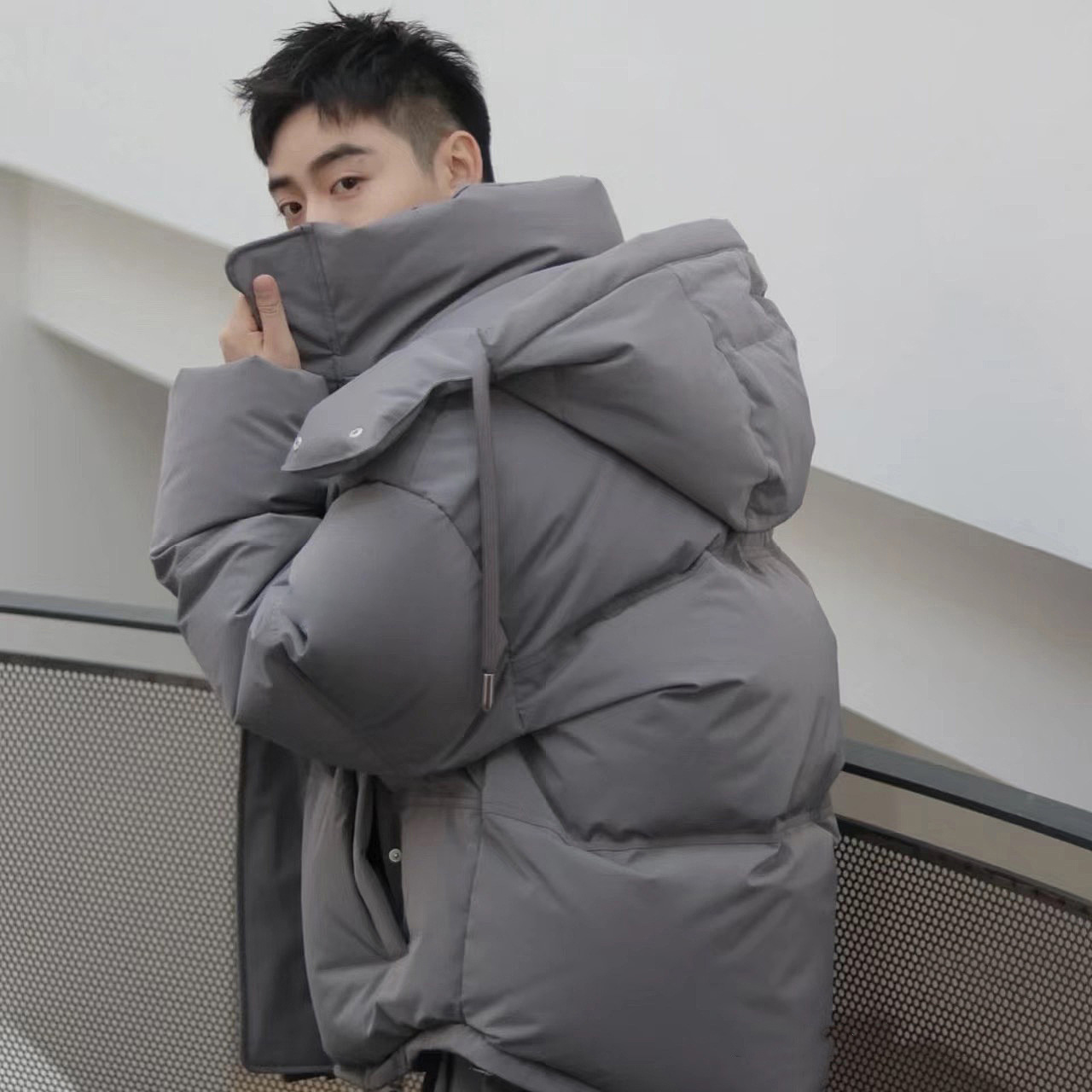 Alta versión AIMI mismo estilo invierno 90 pato blanco abajo chaqueta hombres y mujeres pareja suelta gruesa chaqueta caliente sin etiqueta