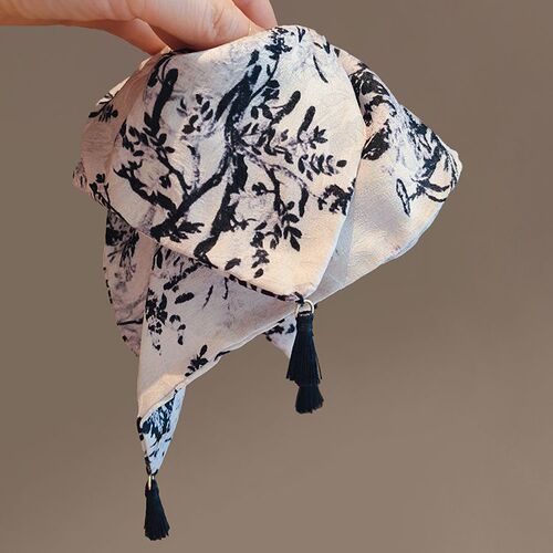 High-end, exquisite Korean hair accessories with a new Chinese style, grey ink wash painting floral print tassel small square scarf hair tie, large intestine ring hair ribbon