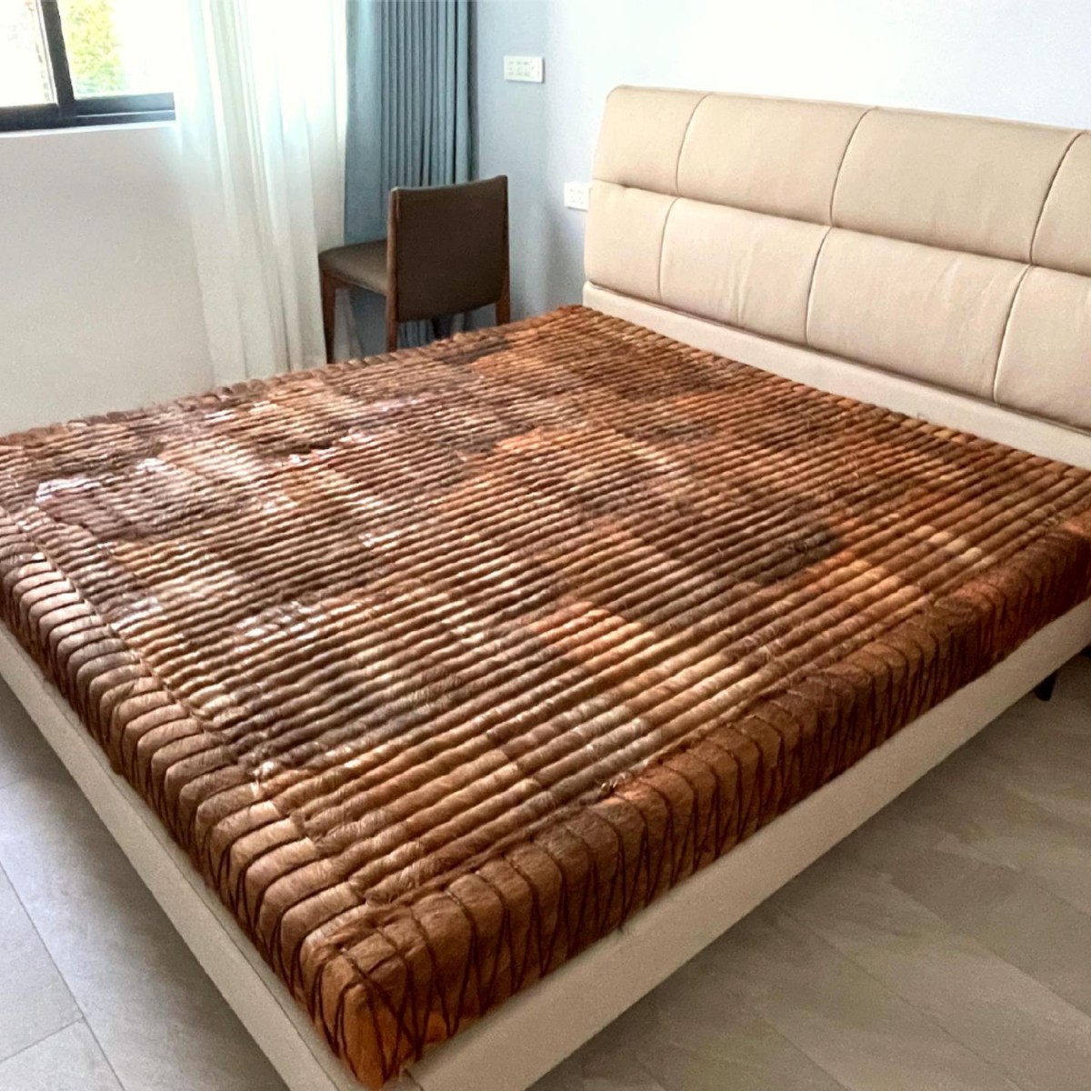 3cm 브라운 코어에는 더스트 커버가 함께 제공됩니다.