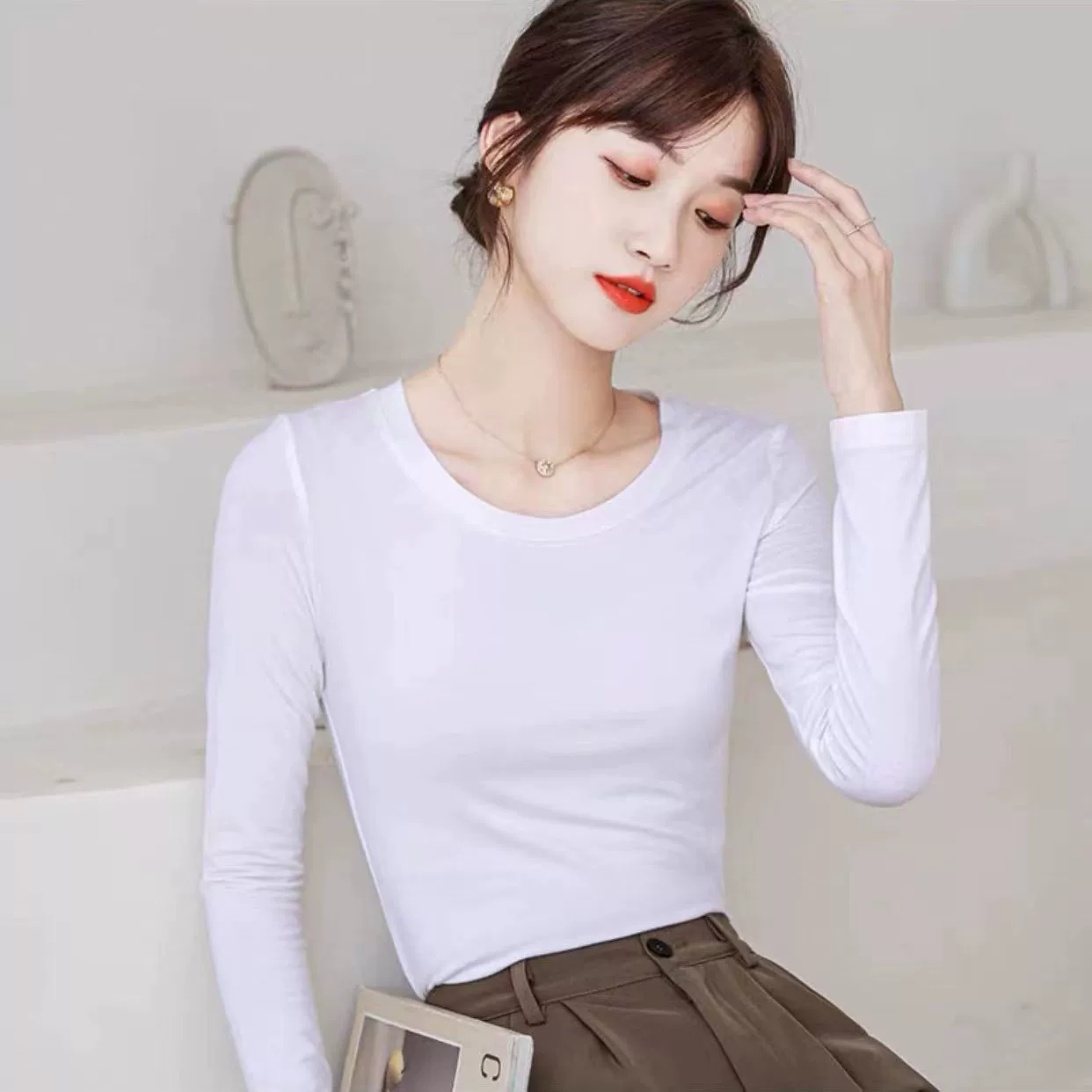 Цветная базовая футболка с длинными рукавами, приятная к телу, slim fit, яркий привлекающий стиль
