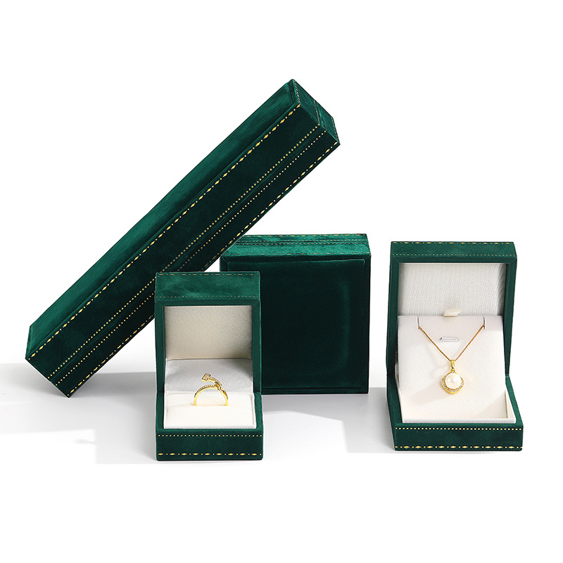 Green; lace long chain box (220*55*36)