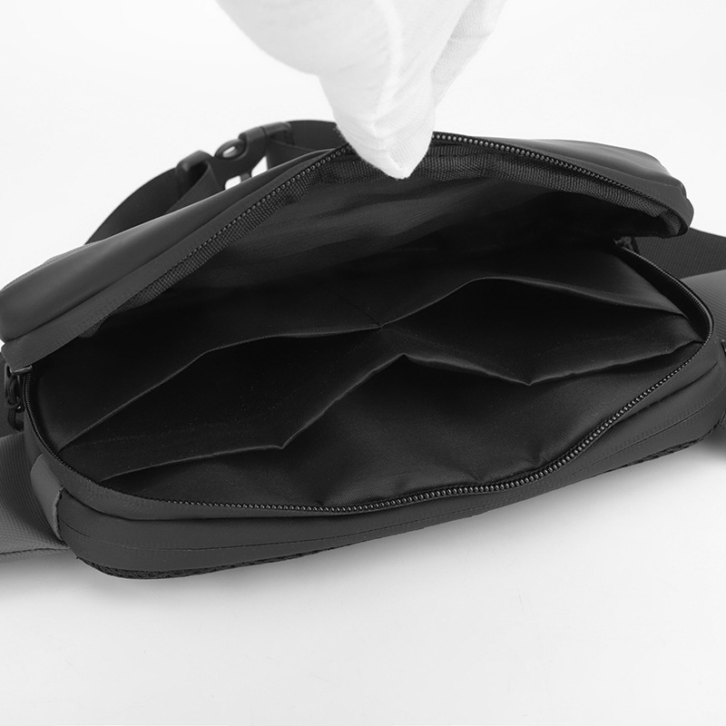 2024 nuevo bolso de mensajero simple casual para hombre reflectante transfronterizo multifuncional al aire libre deporte ciclismo bolsa de pecho al por mayor