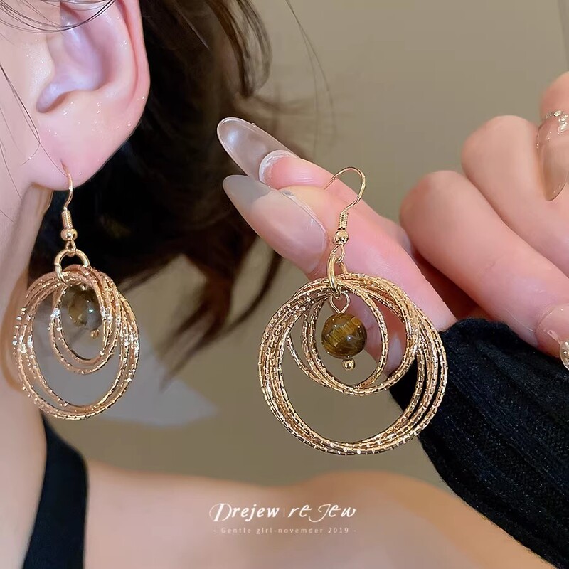 Hong Kong Style Circle Tiger Eye Stone Earrings Niche Design Ear Hooks for Women 2026 Elegant and Luxurious Retro Earrings Hong Kong Style Circle Tiger Eye Stone Earrings Niche Design Ear Hooks for Women 2026 Elegant and Luxurious Retro Earrings