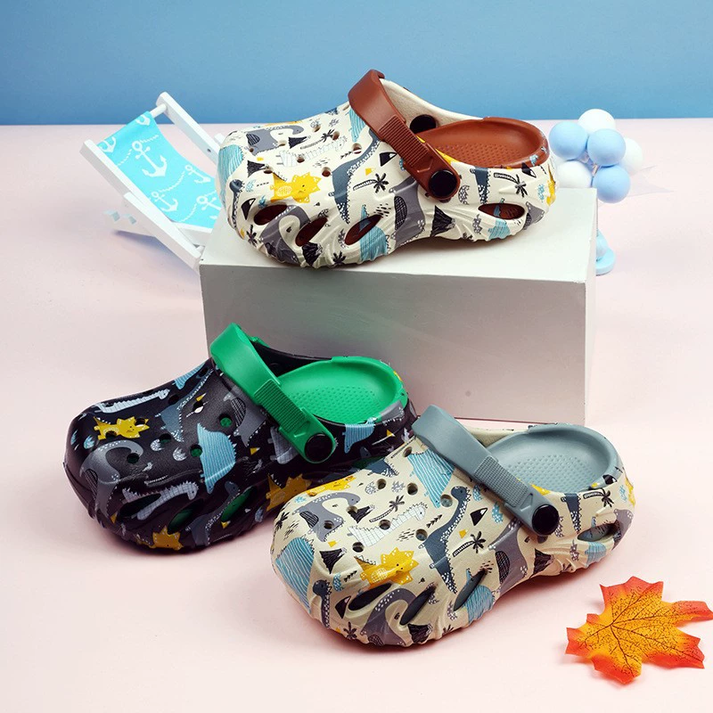 Детская обувь «крокодил» для мальчиков и девочек, тапочки Baotou двойного назначения с мягкой подошвой и рисунком, летняя домашняя и уличная одежда, детские сандалии и тапочки
