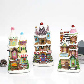 现货树脂摆件礼品小屋装饰圣诞树摆件圣诞节厂家直销糖果屋带灯