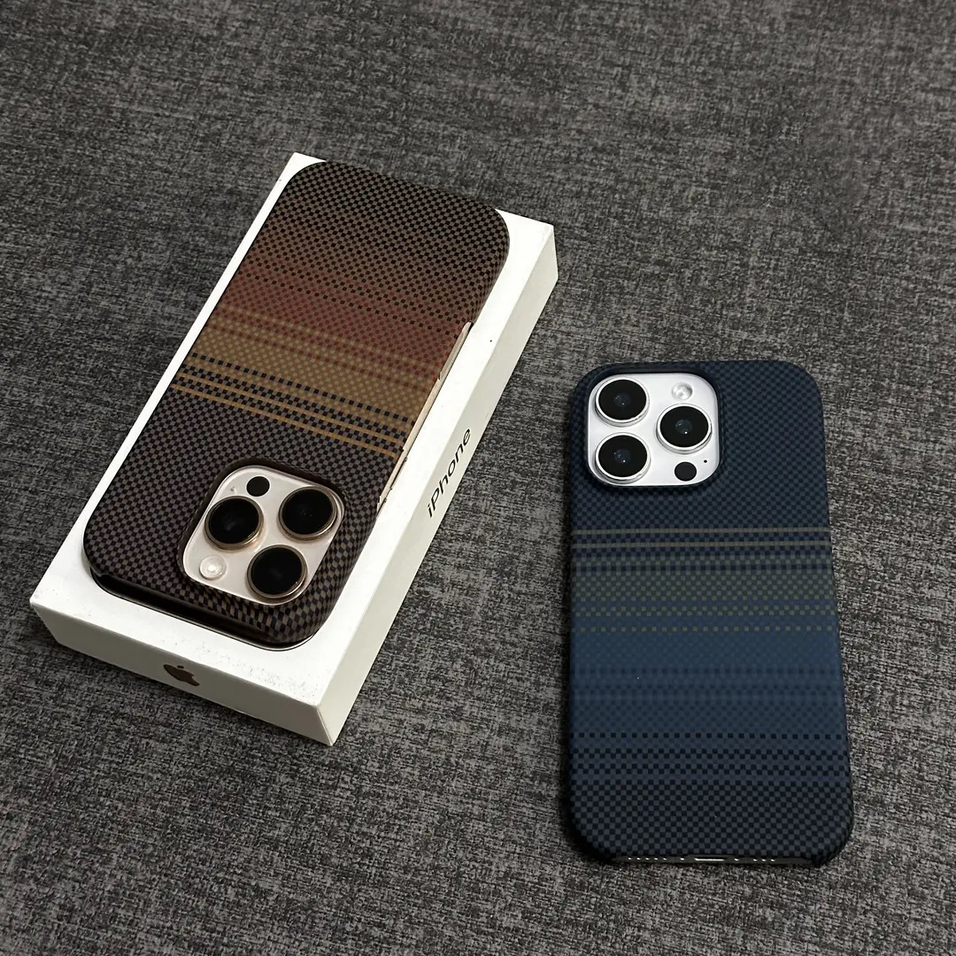 适用iPhone18Promax凯夫拉纹磁吸手机壳苹果17碳纤维纹半包保护套