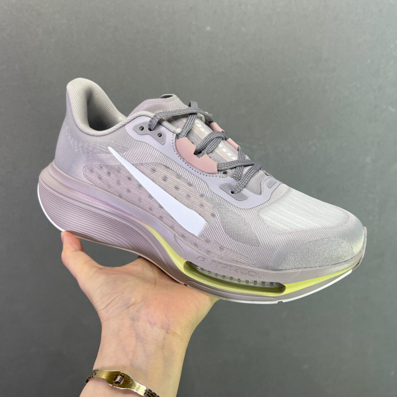 Putian Pure Original Pegasus Plus running shoes are breathable, lightweight, and cushioned, suitable for both men and women, offering comfort and casual sportswear
