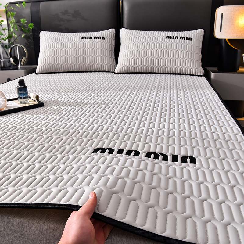 2025 nuevo estofilla de látex de hielo grueso de tres piezas dormitorio de estudiantes de verano una sola alfombra suave lavable