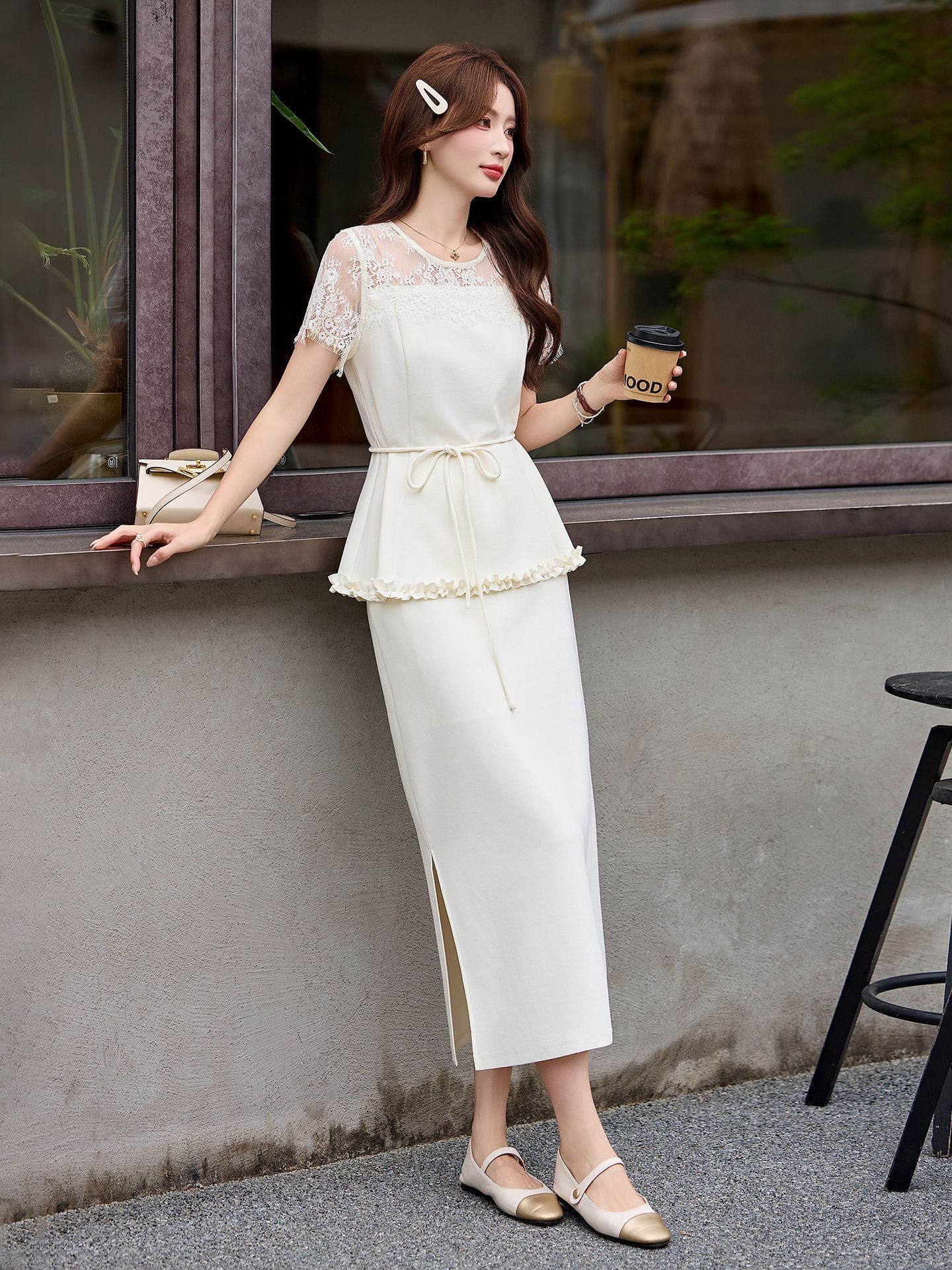Bộ áo ren + chân váy hai mảnh nữ tính thanh lịch SX92621 — màu đen, Đỏ chà là, màu trắng ngà