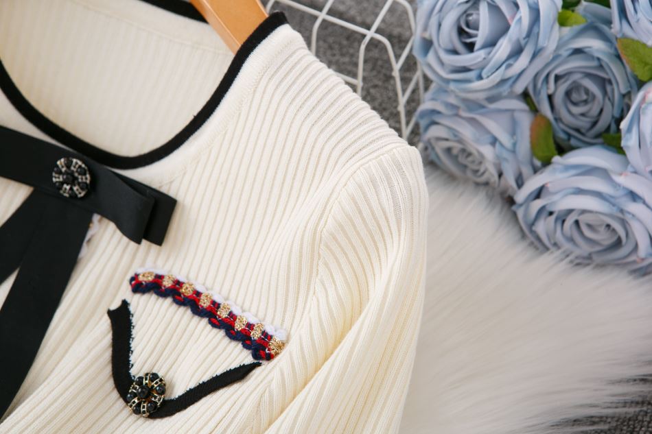 Bow-Knot Long Sleeve Knit Dress - Slim Fit Bodycon Sweater Dress For Autumn/Winter (Black/Red/Beige, S/M/L/Xl)_ecoleips.com