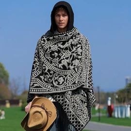 披肩;斗篷;围巾