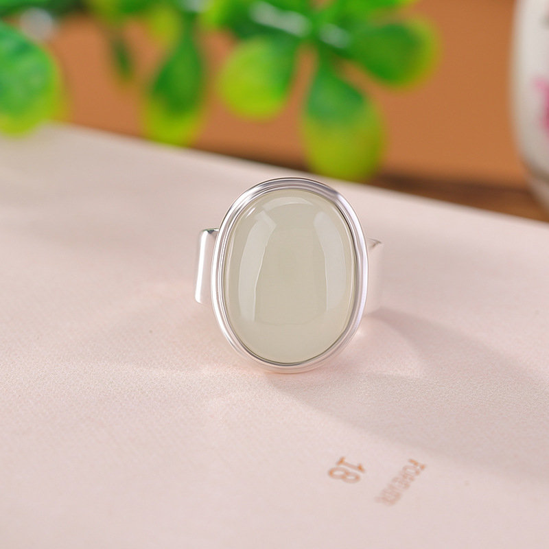 Nhẫn bạc S925 đính ngọc bích trắng Hòa Điền mặt trứng đơn giản phong cách sang trọng — Mở một size
