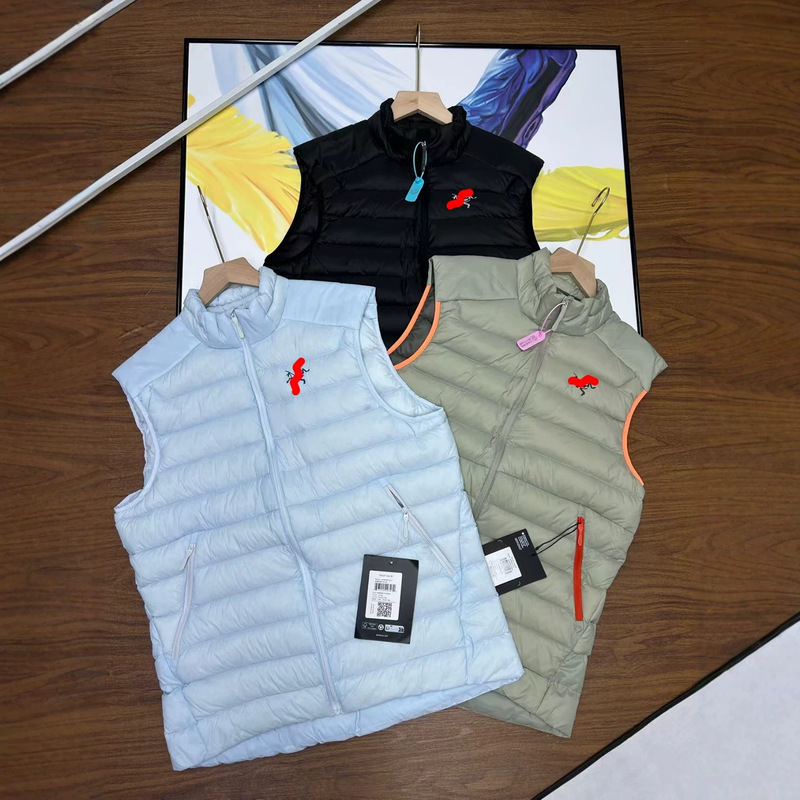 Keep it for yourself! Minimalist style, lightweight, and warm winter vest for men and women, perfect for couples, with a stand-up collar, providing excellent warmth and protection against the cold