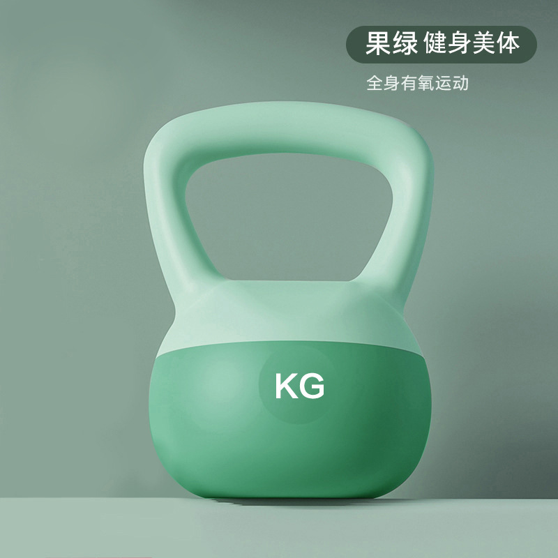 ソフトケトルベル専門の脂肪燃焼訓練器ソフト5kgでお尻を上げてしゃがみ、ポットダンベルさんの力トレーニングをします。|undefined