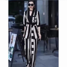 网红同款时尚套装女2023夏季新款条纹V领收腰显瘦西服外套阔腿裤