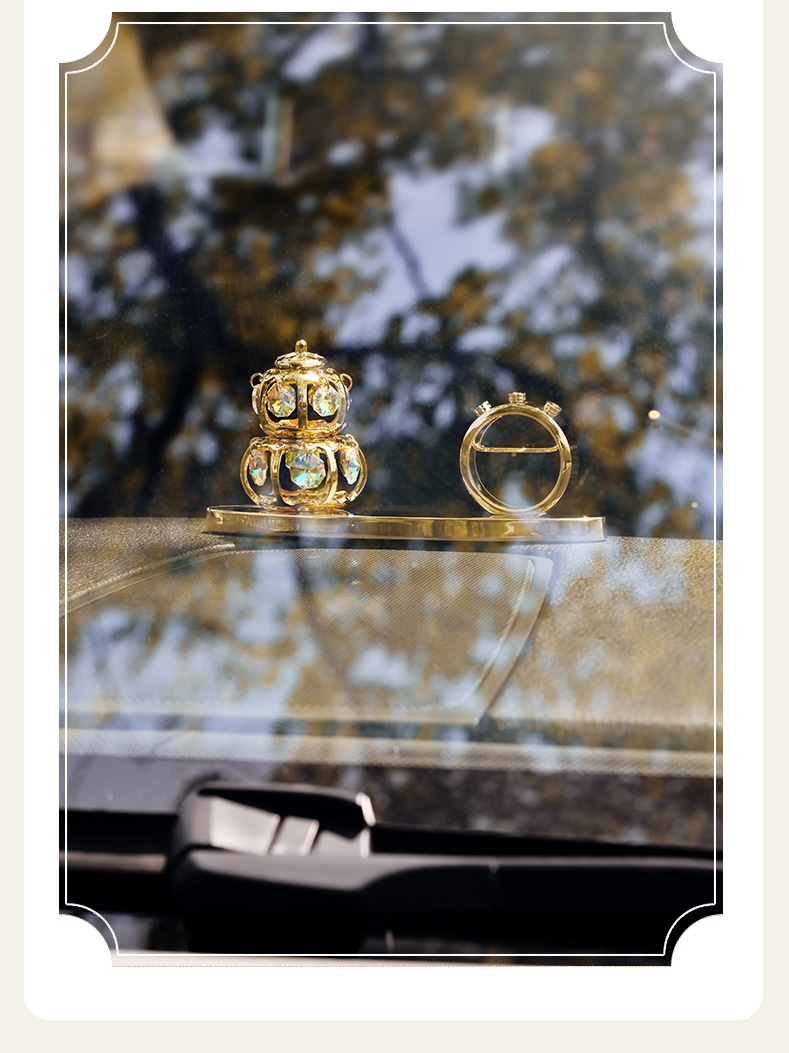 Car Aromatherapy 2024 New Car Crystal Gourd Jewelry Perfume Ornaments High-End Goddess Style Long-Lasting Fragrance