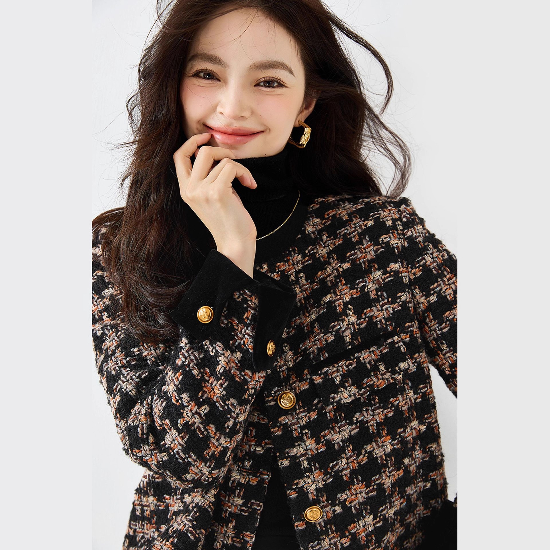 [Shenghong] Autumn Classic Women's Small Fragrance Jacket Retro Style Velvet Patchwork Plaid Tweed Short Jacket for Women