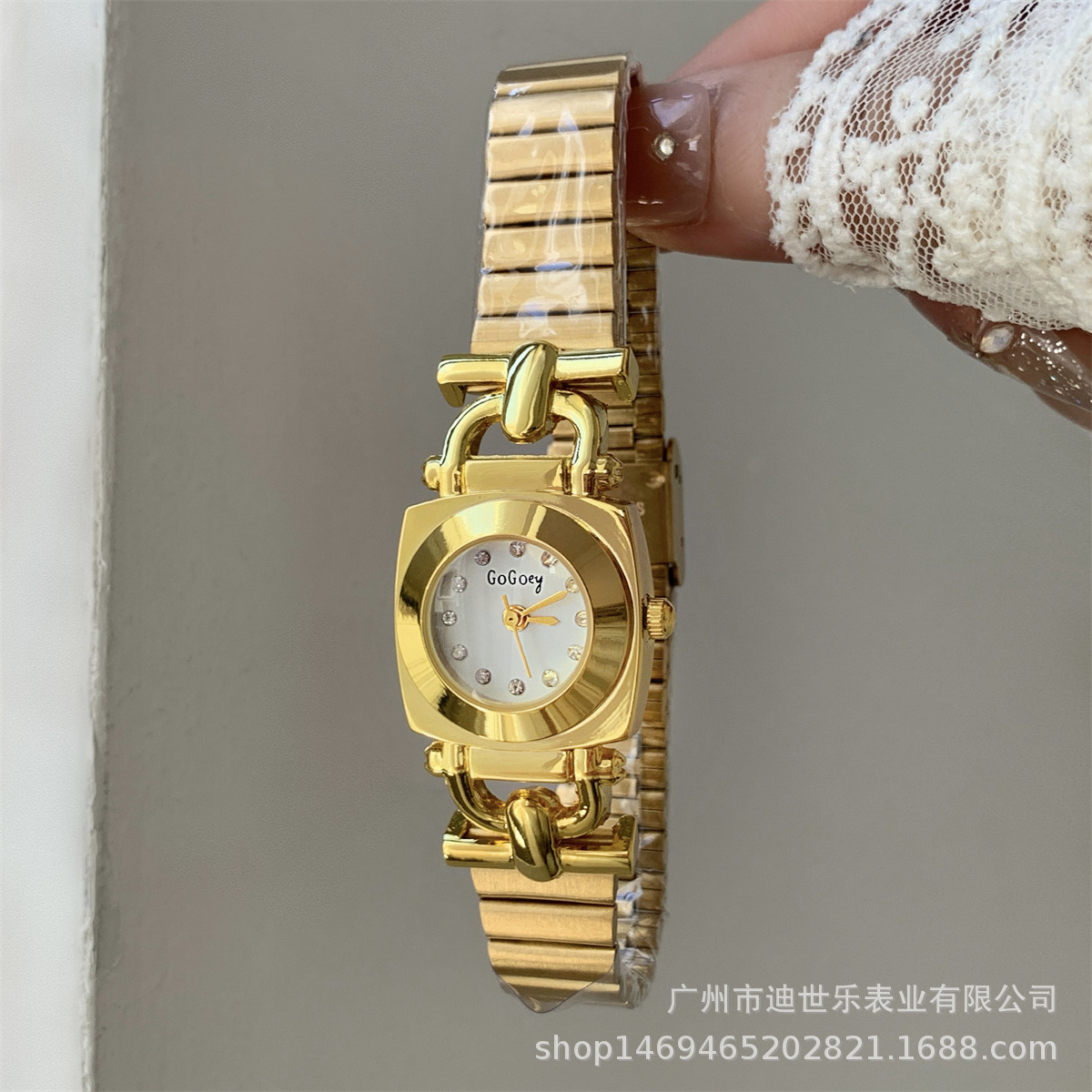 New Style Square and Round Bamboo Strap Watch for Women, Retro Hollow Design, Light Luxury, High-End, Niche, Exquisite, Luxurious Women's Quartz Watch