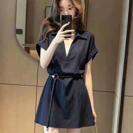 设计感通勤撞色拼接假两件短袖连衣裙2026夏季新款显瘦淑女短裙潮