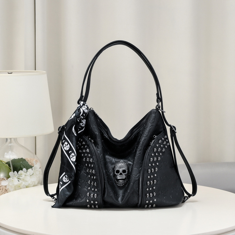 2024 New Easiest for Match European and American Commuting Retro Large Capacity Punk Rivet Skull Shoulder Bag Crossbody Women's Bag 2024 New Easiest for Match European and American Commuting Retro Large Capacity Punk Rivet Skull Shoulder Bag Crossbody Women's Bag