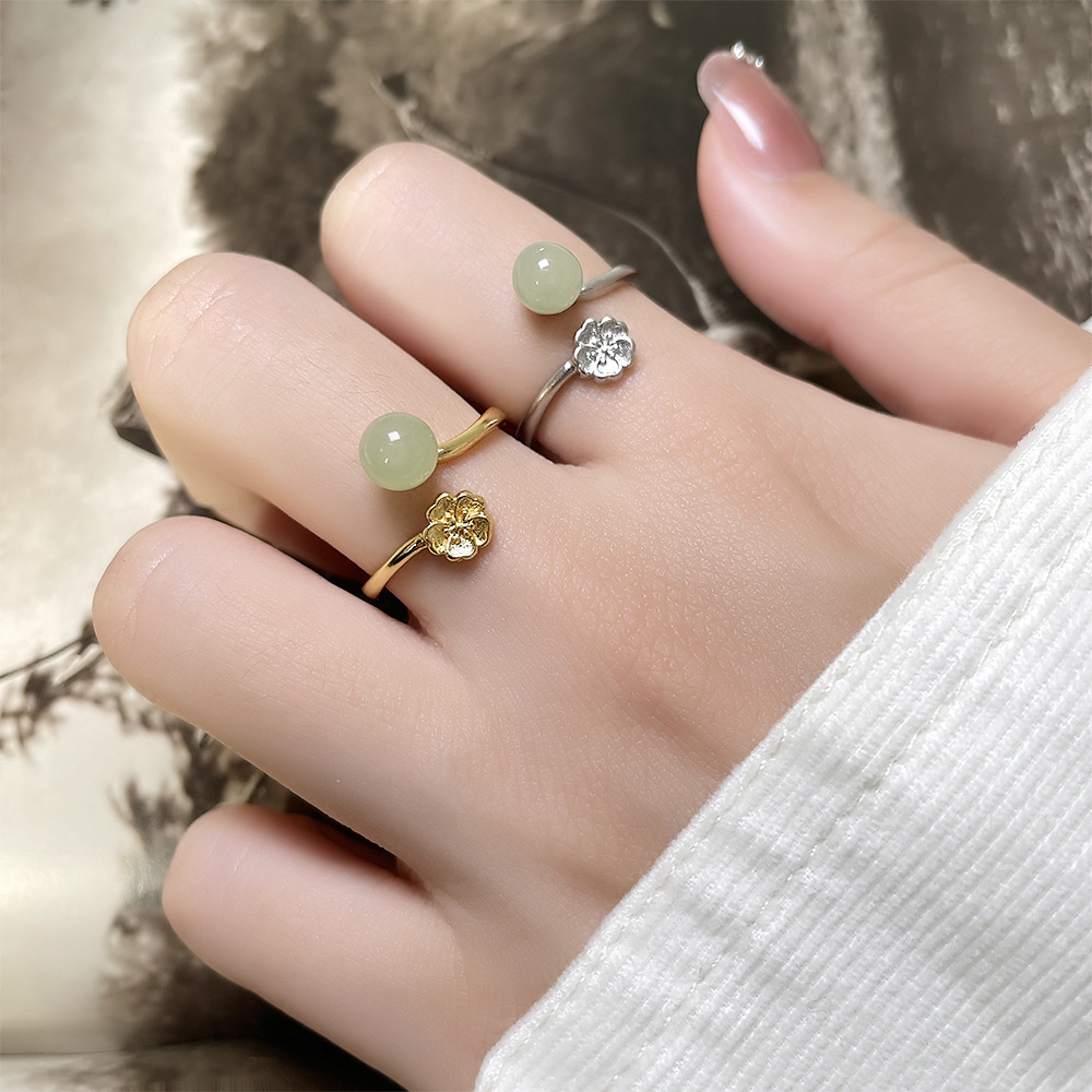 花朵和田玉戒指女复古气质优雅宫廷风金色碧玉转运珠樱花食指指环