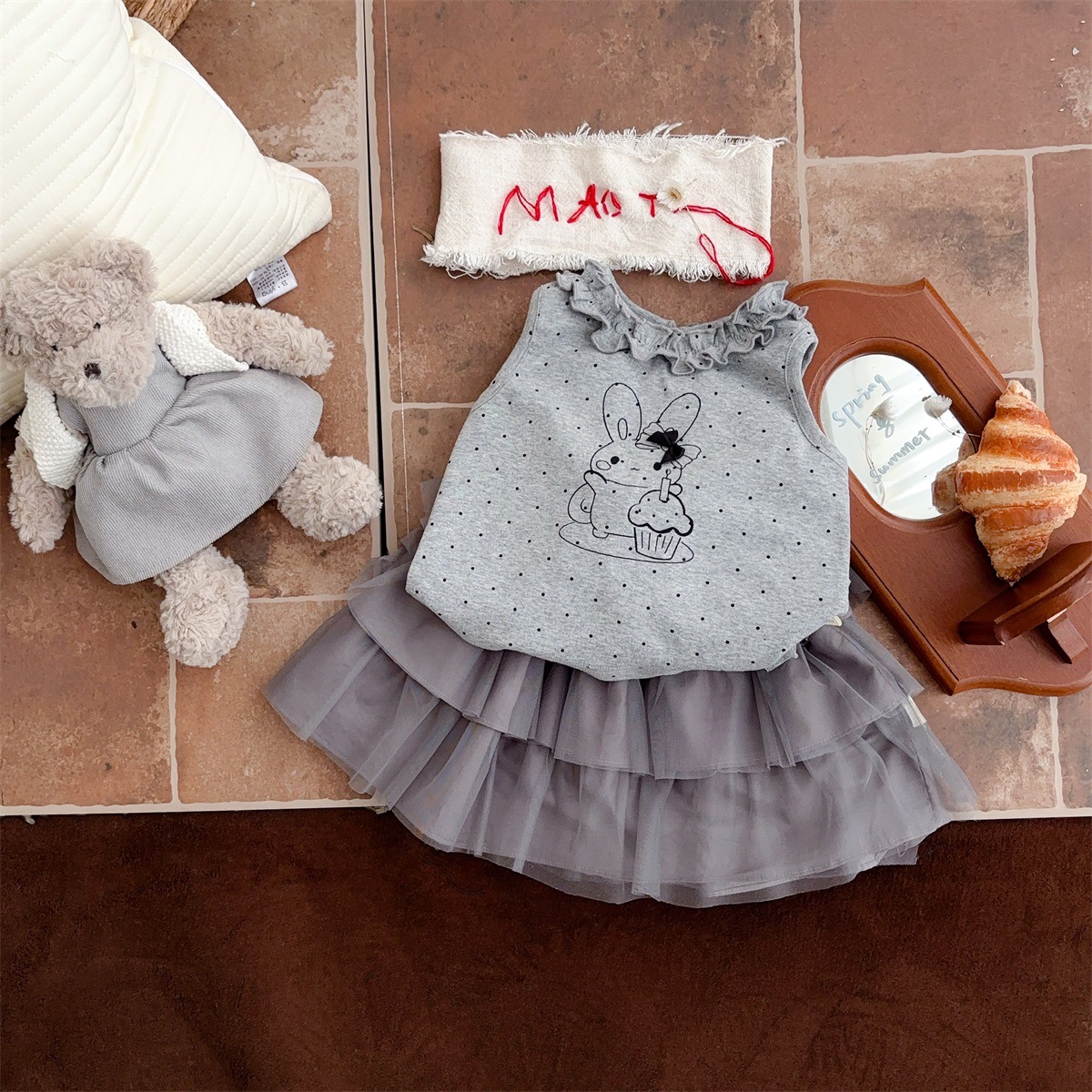 Niñas 2025 verano nuevo estilo coreano lunares conejo chaleco estilo occidental recién nacido color sólido pastel falda de dos piezas