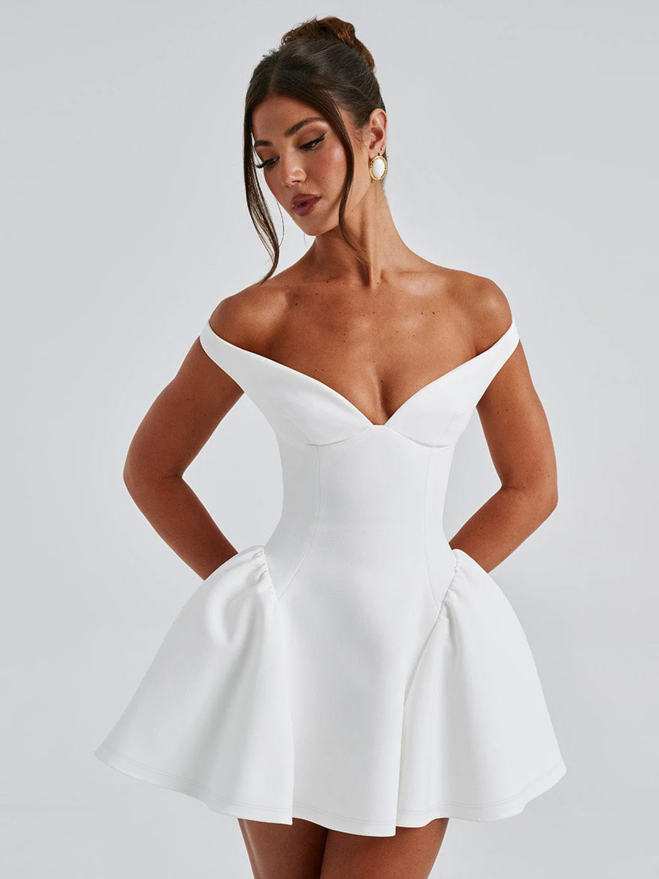 Autumn Sexy V-Neck Low-Cut Backless Bodycon Dress For Women - Slim Fit Party Cocktail Mini Dress (Black/White/Burgundy)_voghion.com