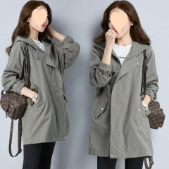 トレンチコートの女性の中の長さの韓国の秋の服の2025新型のゆったりしている太っている大きいサイズの婦人服のコートのジャケットの200斤の潮
