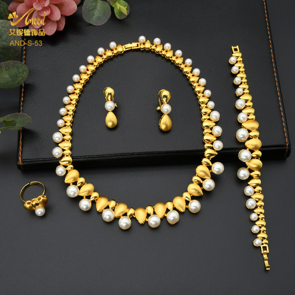 Necklace for bride with zircon from pearl